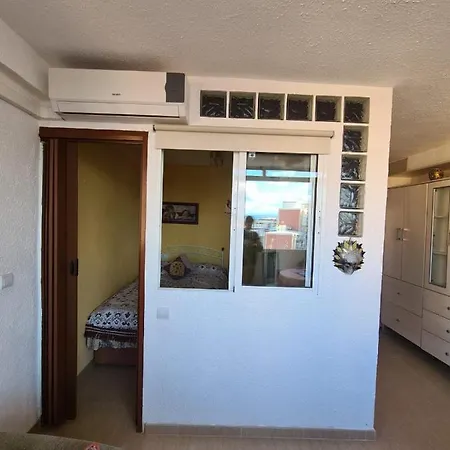 Vistas Mar: Estudio Con Dormitorio: Centro Y Playa *
