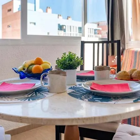 Vistas Mar: Estudio Con Dormitorio: Centro Y Playa *