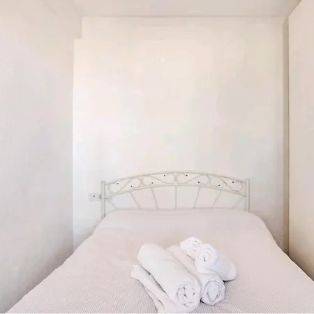 Vistas Mar: Estudio Con Dormitorio: Centro Y Playa